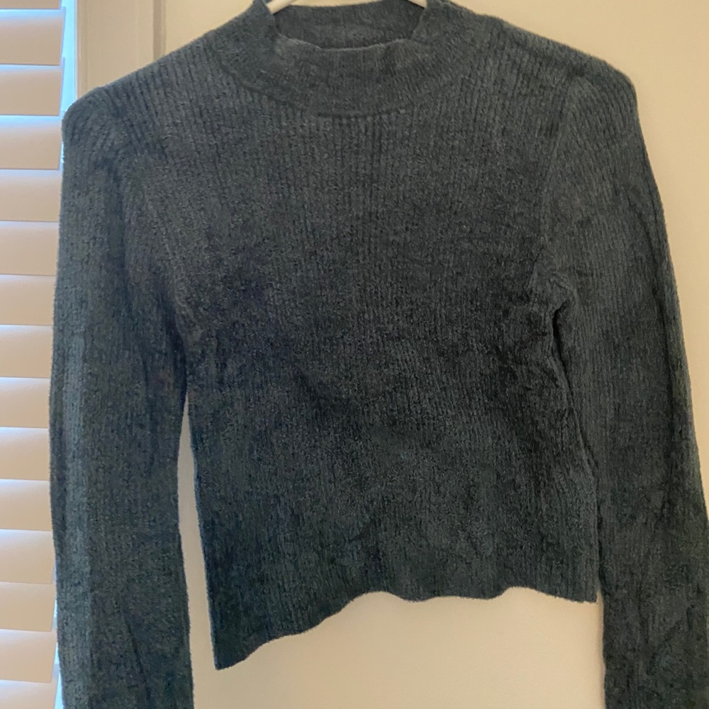 Cropped turtleneck - Picture 2 of 4